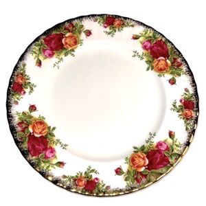 SALAD / DESERT PLATE OLD COUNTRY ROSES ROYAL ALBERT BONE CHINA ENGLAND 1962 VTG